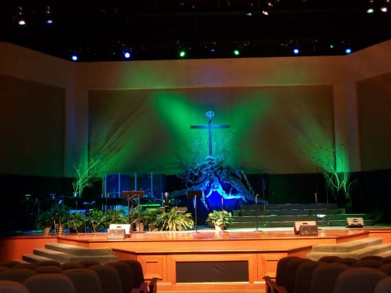 noid-church_rooted_stage_009